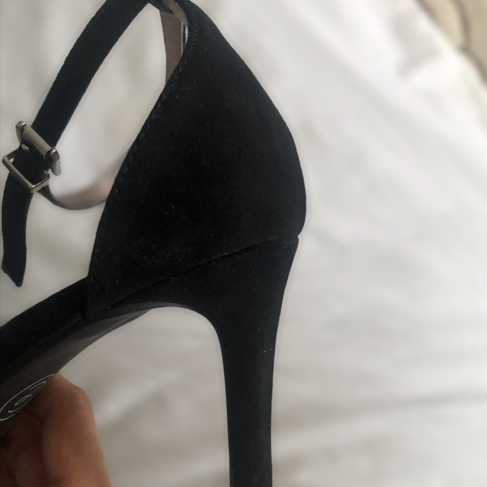 BLACK SUEDE HEELS